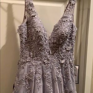 bridesmaid dress.....brand new..size 6, lavender